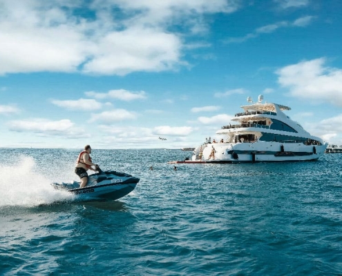 להפליג הרחק מהשגרה: חוויית אירועי הבוטיק על יאכטה בישראל